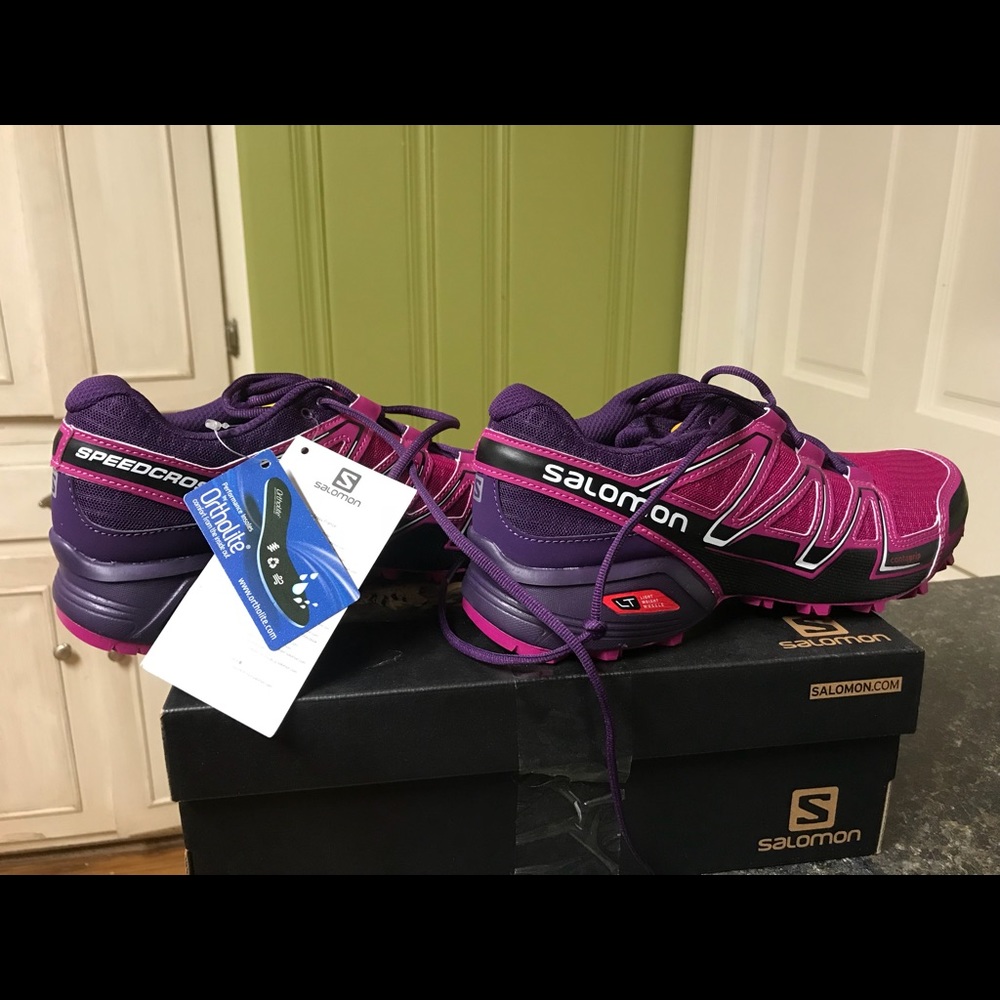 Women’s salomon tennis shoes
